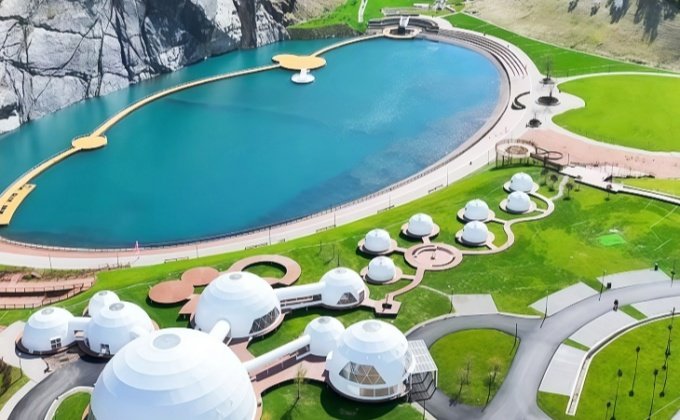 Lake Breeze Hillside Domes – Canada