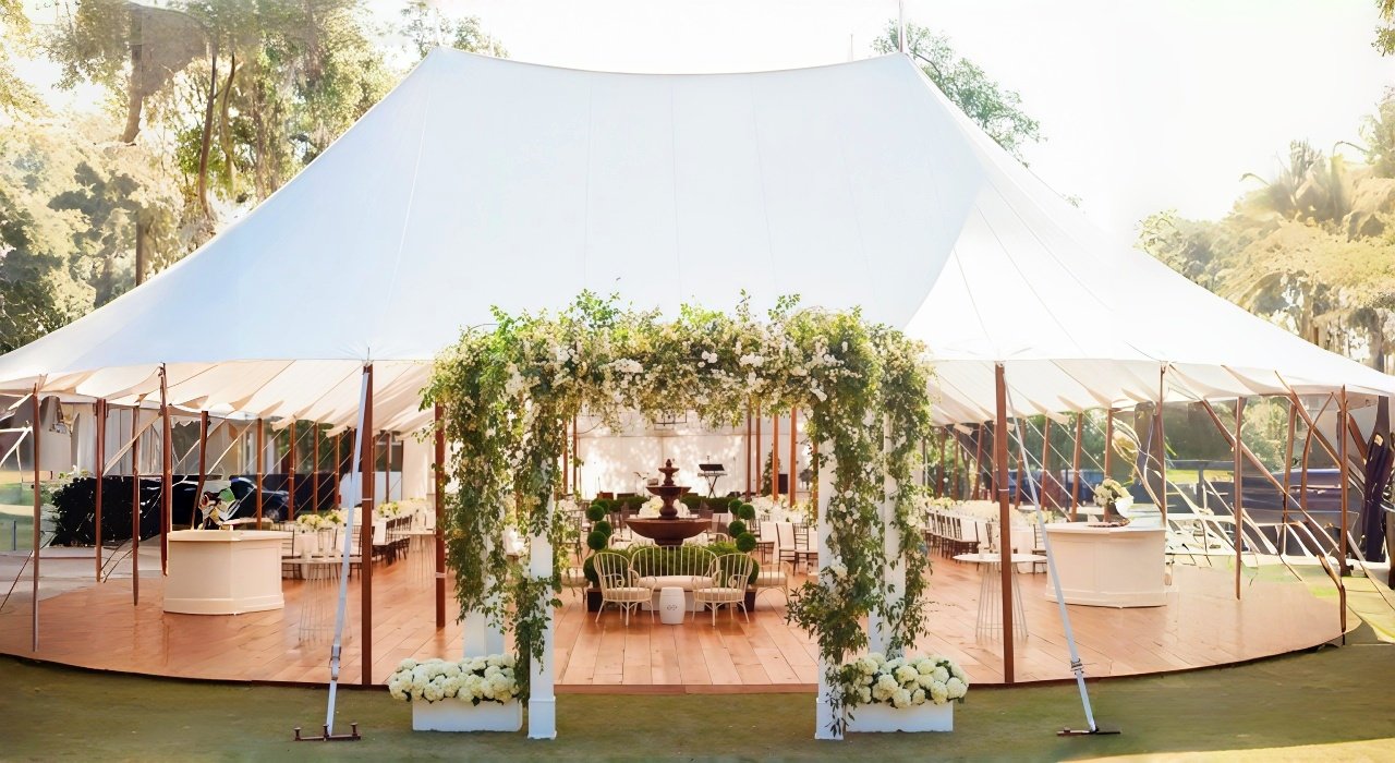 Wedding Tent Entrance Décor