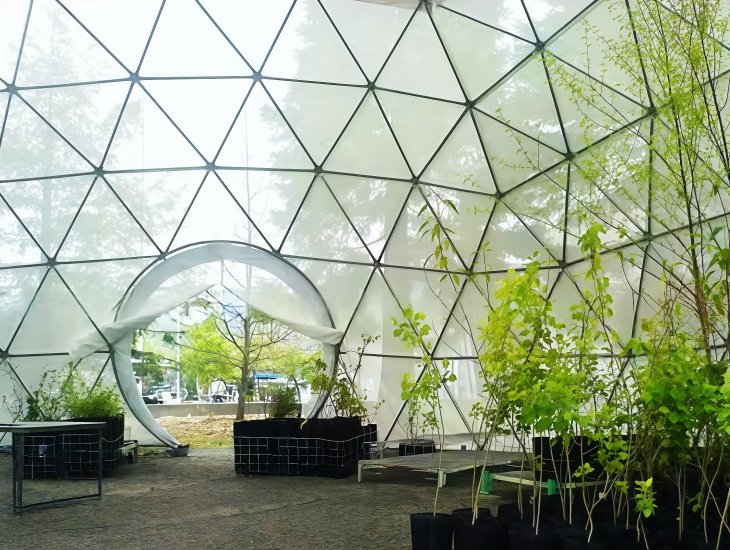 greenhouse domes are Warm, heat-insulating, and durable