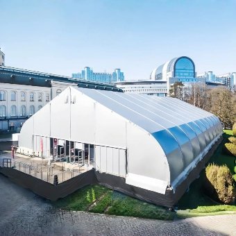 Curve Lunch Tent